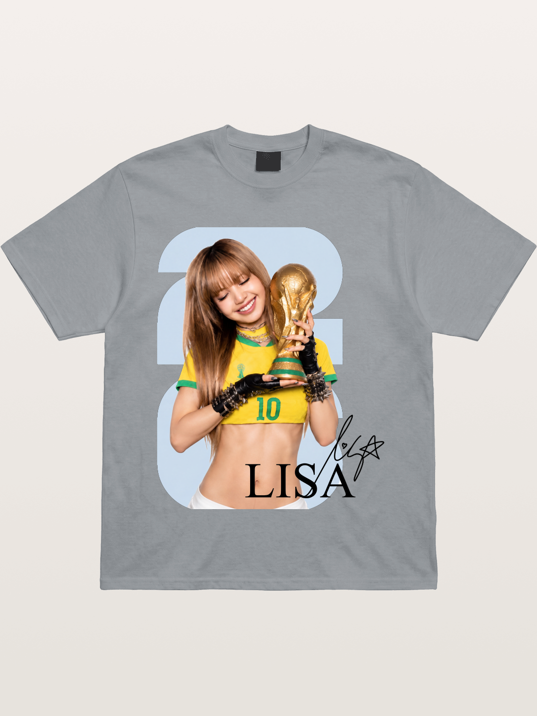Lisa WC Trophy Portrait Gildan T-shirt