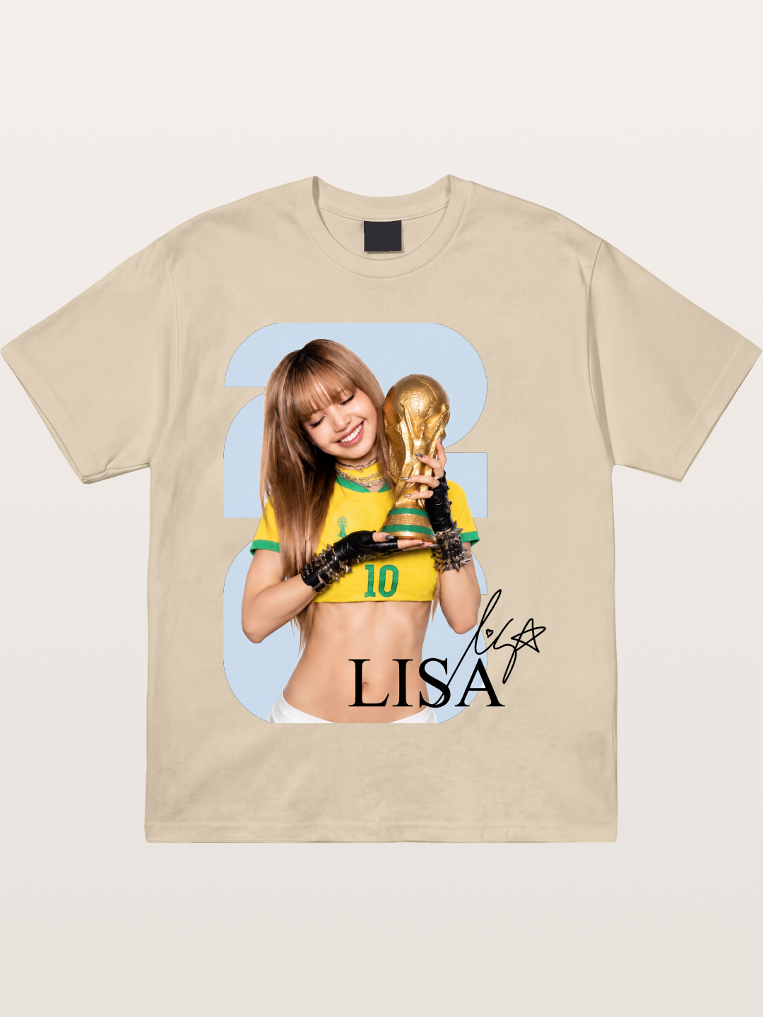 Lisa WC Trophy Portrait Gildan T-shirt